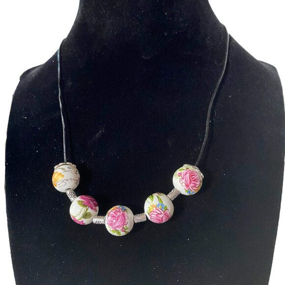 Ceramic Roses Necklace - Picture 2 of 3